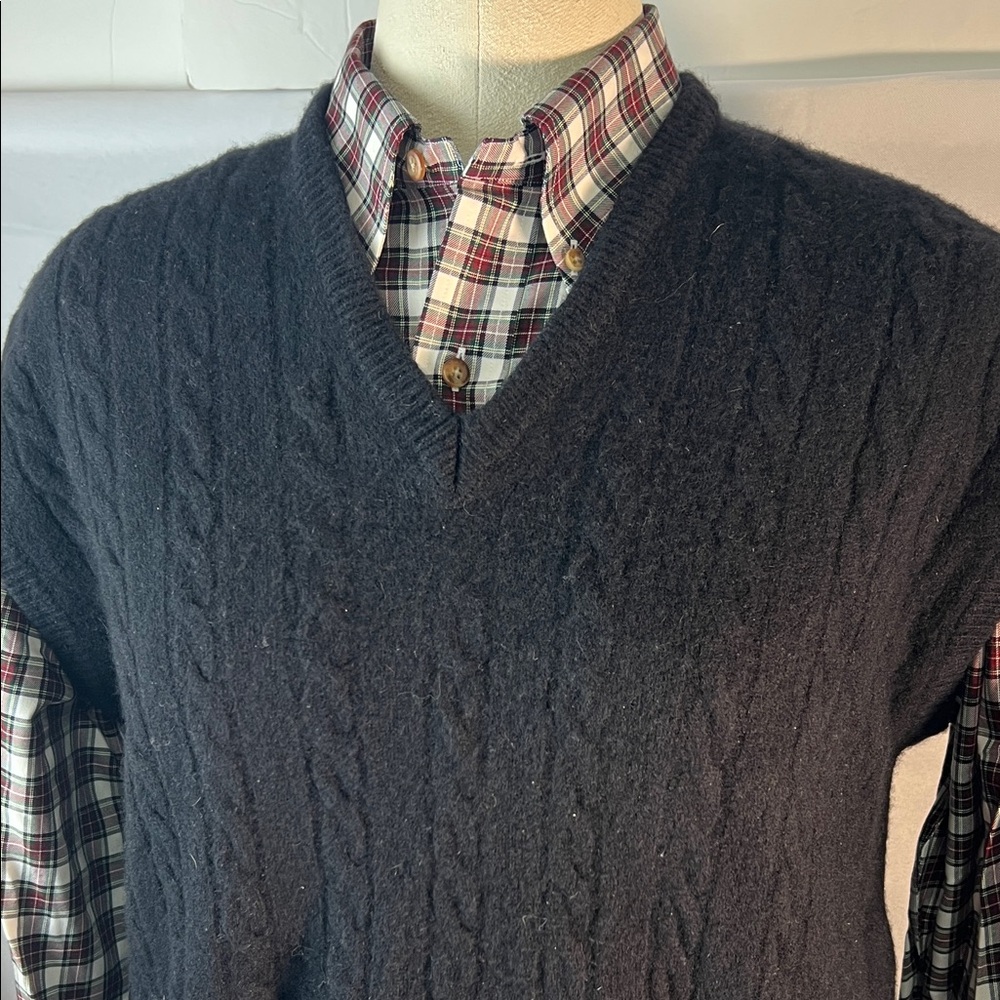 Vintage Jacobson’s lambswool black cable knit v-neck sweater vest XL